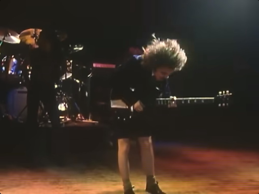 AC-DC - Walk all over you